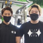 IJK OMOTESANDO代表の芝原俊輔さん㊨とIJK GYMトレーナーの福島拓也さん