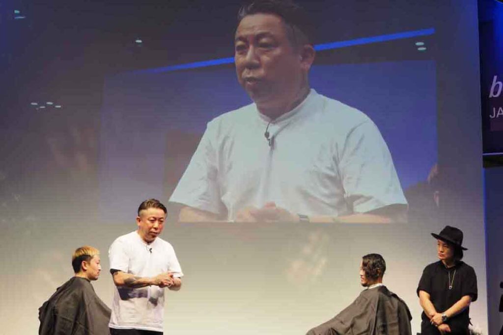 ビューティーワールドジャパン2022のヘア＆ネイルステージに登壇したBarbershop APACHE代表の川上昌博氏