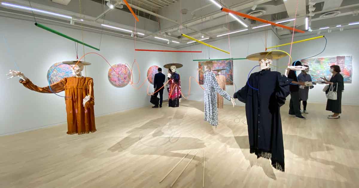 色は世界共通言語　現代美術家・竹村京と鬼頭健吾が展覧会「色と感情」