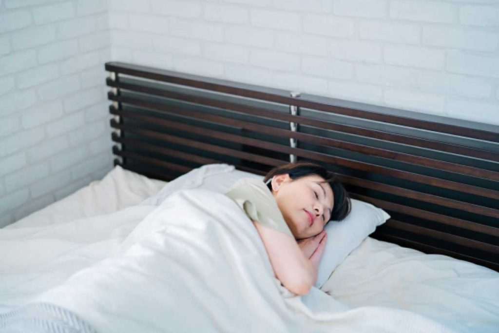 バズーカ岡田の最強ストレッチ＆エクササイズ「疲労回復の方法／睡眠編」　成人のベストな「睡眠時間」は？