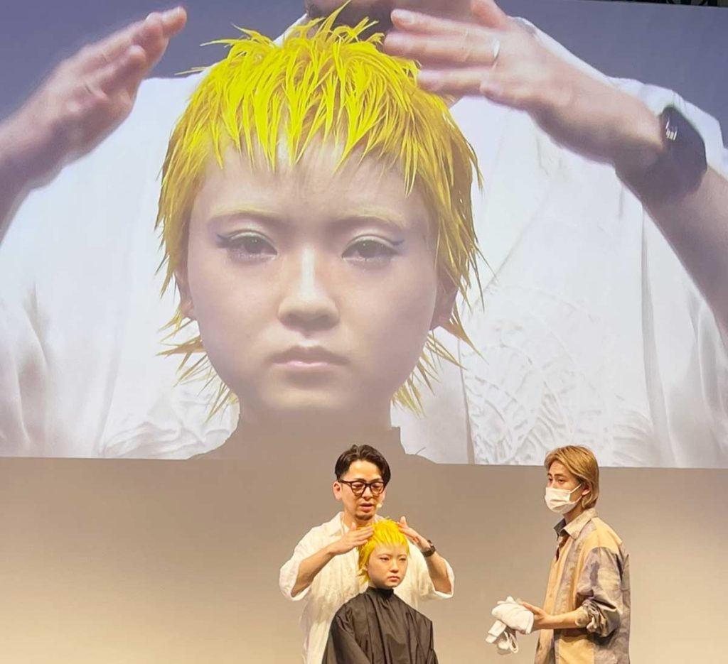 LECO内田聡一郎氏がミルボンの新ヘアカラー「エノグ(enog）」を用いたヘアショー