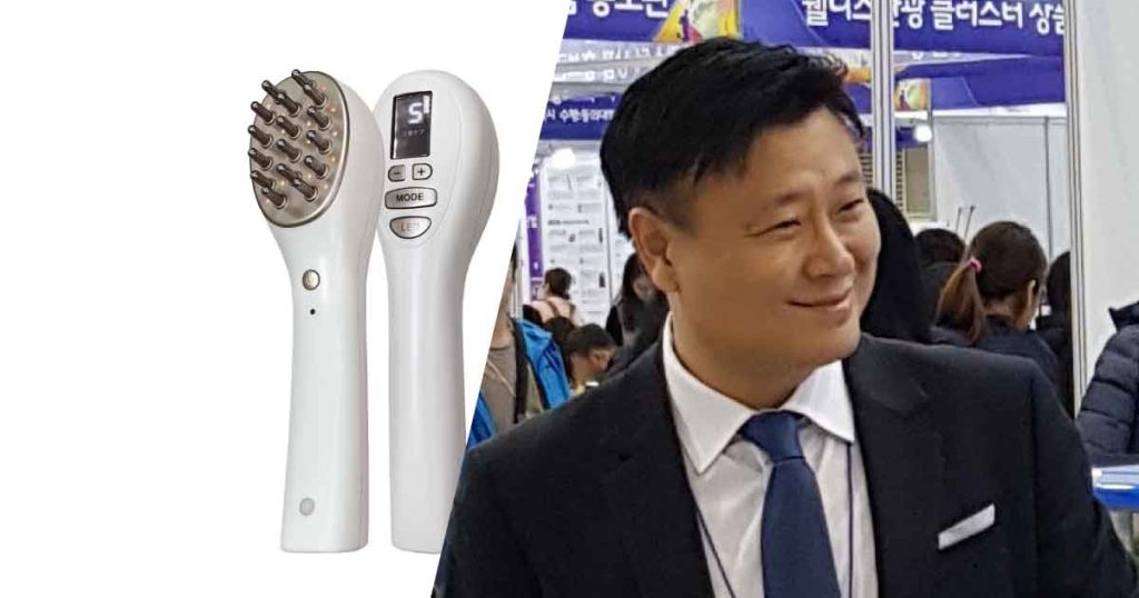 リーブ21・金 東郁氏ブラシ型の低・高周波・赤色LEDヘアケア美容器具「マックセルPRO」