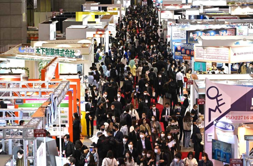 3万人が来場し大勢の人でにぎわうコスメウィーク（ヘアケアEXPO）