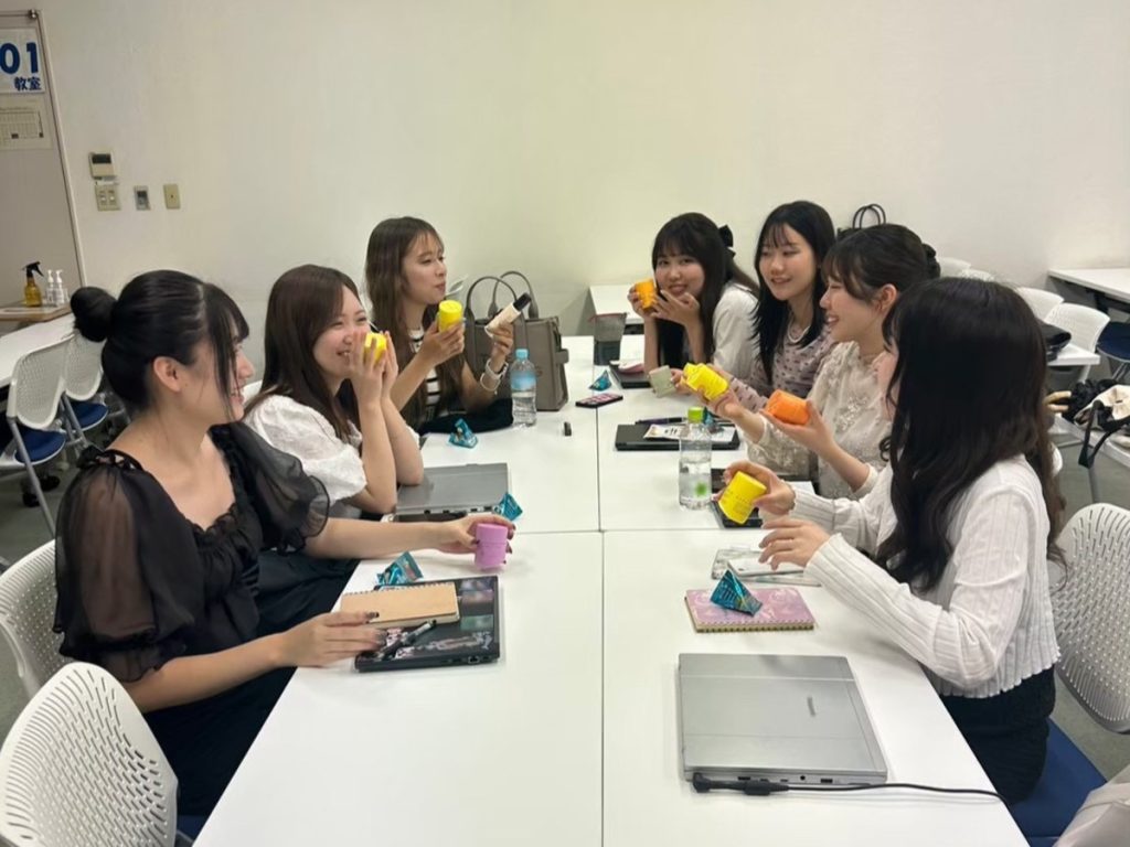 主体となったのは10名の大学生