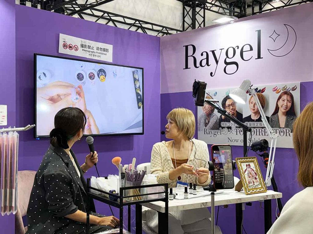 動画を使ったデモンストレーション