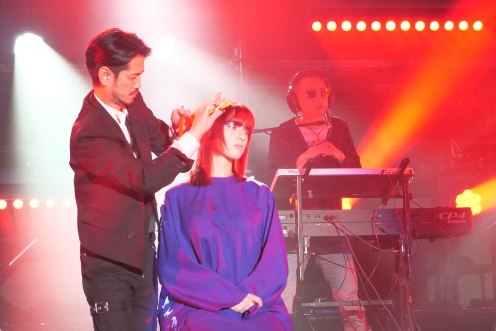 アリミノウルトラシナジー2024・PEEK-A-BOO（副社長・堀内邦雄氏）のヘアショー