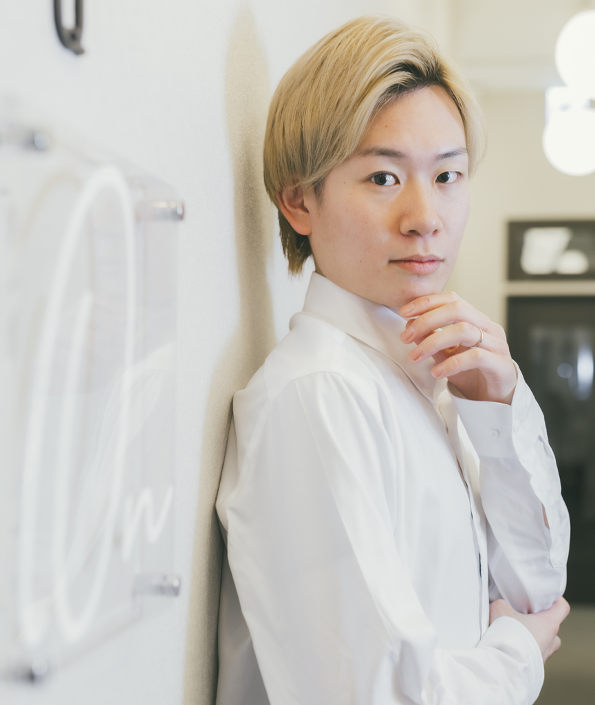 THE SALONSについて語るスタイリストの岩田康平氏