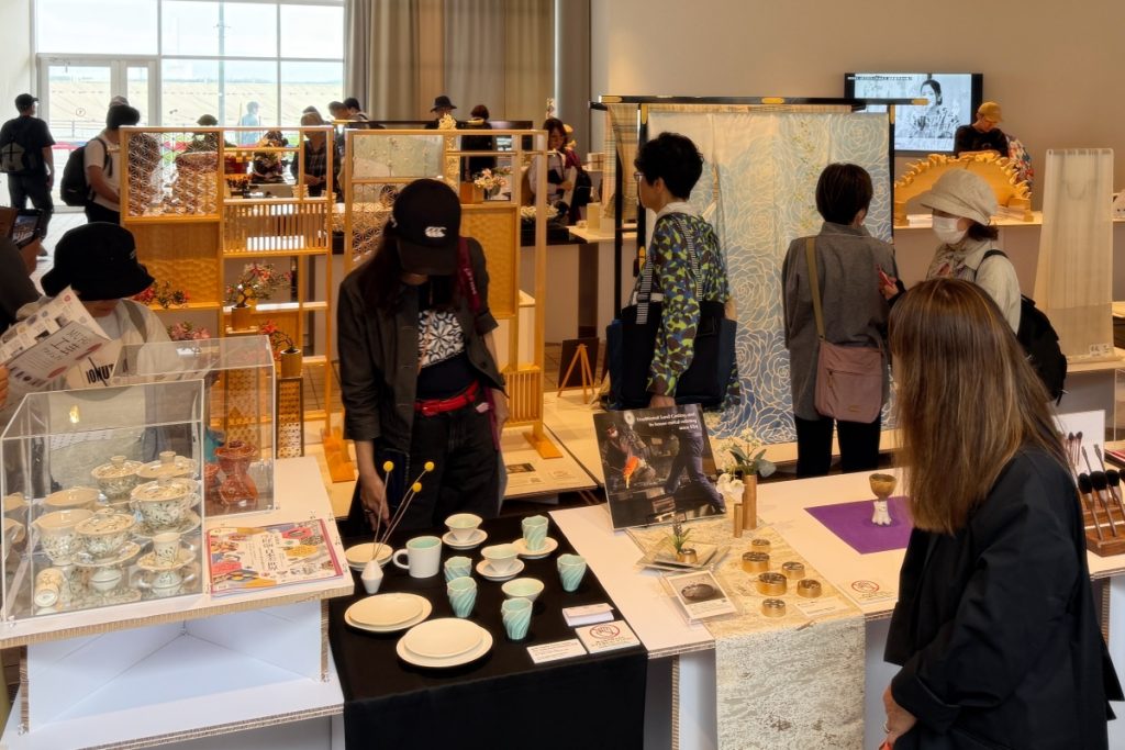 2025年の大阪・関西万博で開催されたイベント「饗宴!匠が演じる日本美の世界」の会場風景