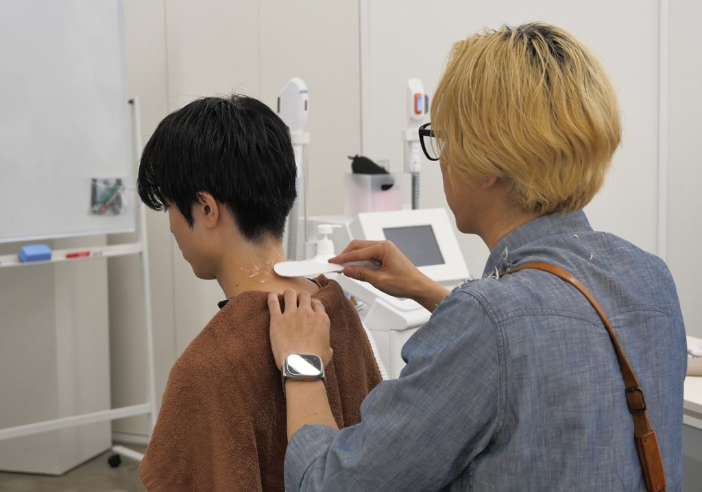 レミラ、REMILA、レミラエリート、リサスティー、うなじ脱毛、ネープケア