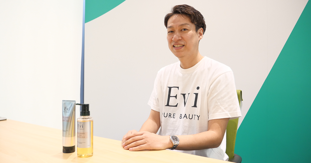 ユーグレナの新ヘアケアブランド「Evi PURE BEAUTY」とエポラ社の竹村孝介社長
