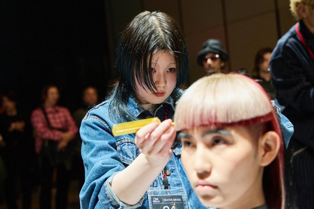 Wella CREATIVE AWARD GOLD_No.24_咲音_N(東京都)_競技中カット