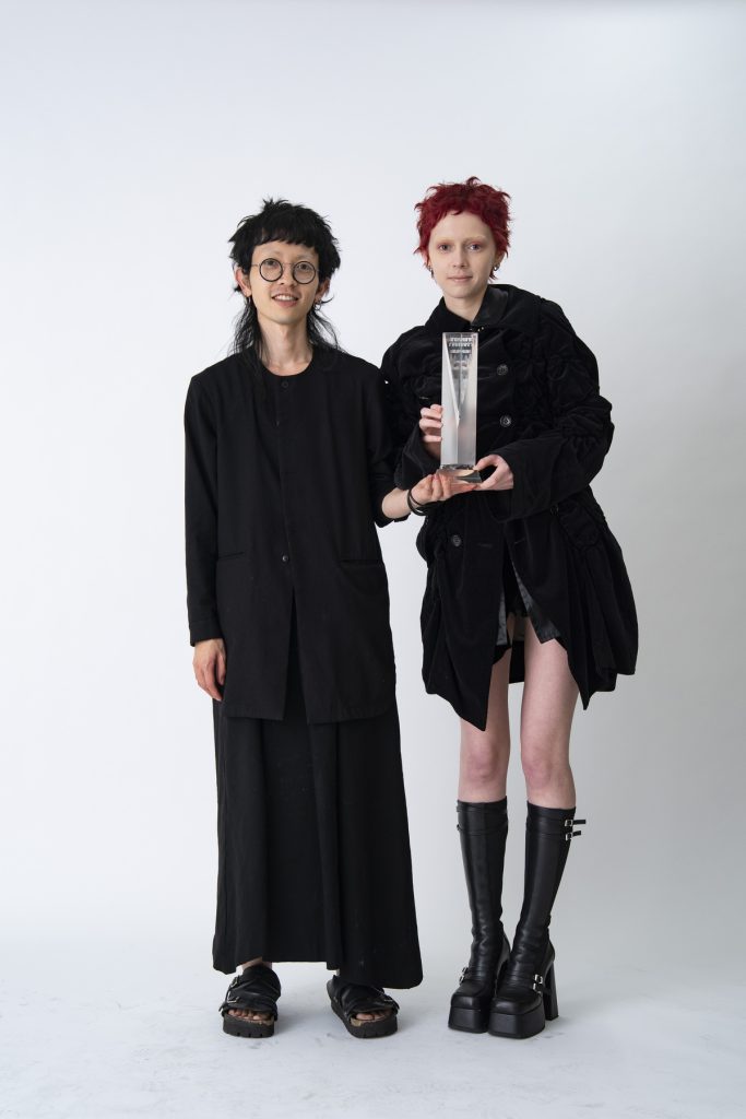 アリミノのデザイナーズコンテスト最優秀賞を受賞した高橋太朗さん