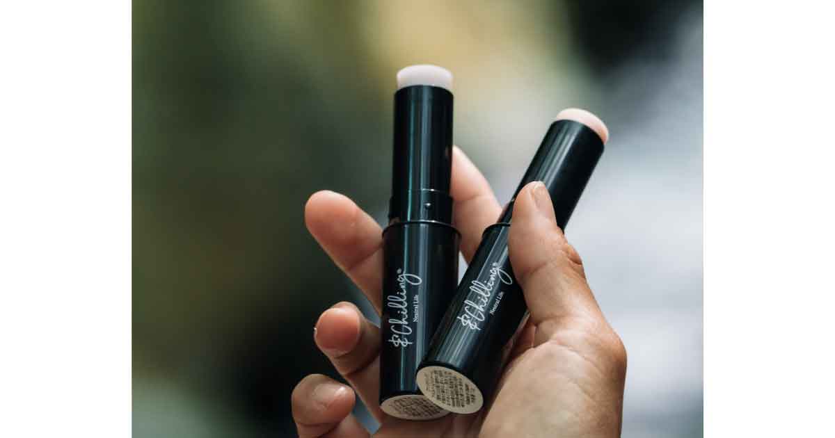 CBD・PDRN配合のスティック型美容液　アンドチリングから目元・首用に2種の「アンプルバーム」