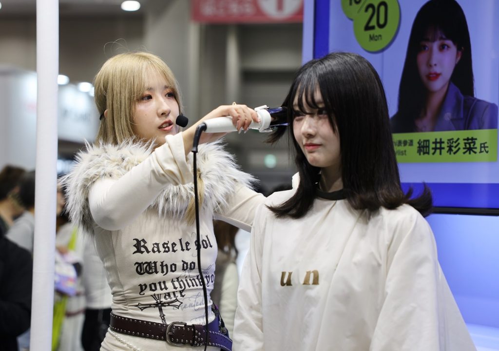 コスモホールディングス、クレイツ、BWJ、ビューティワールドジャパン、大阪、2025年、細井彩菜