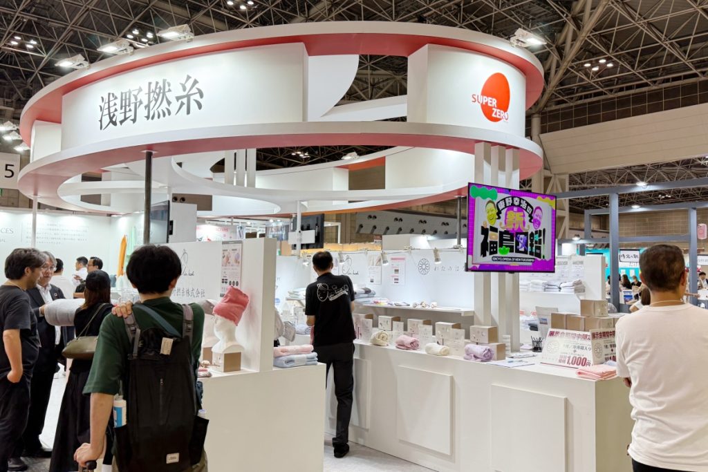 第100回ギフト・ショーに出展した浅野撚糸のブース