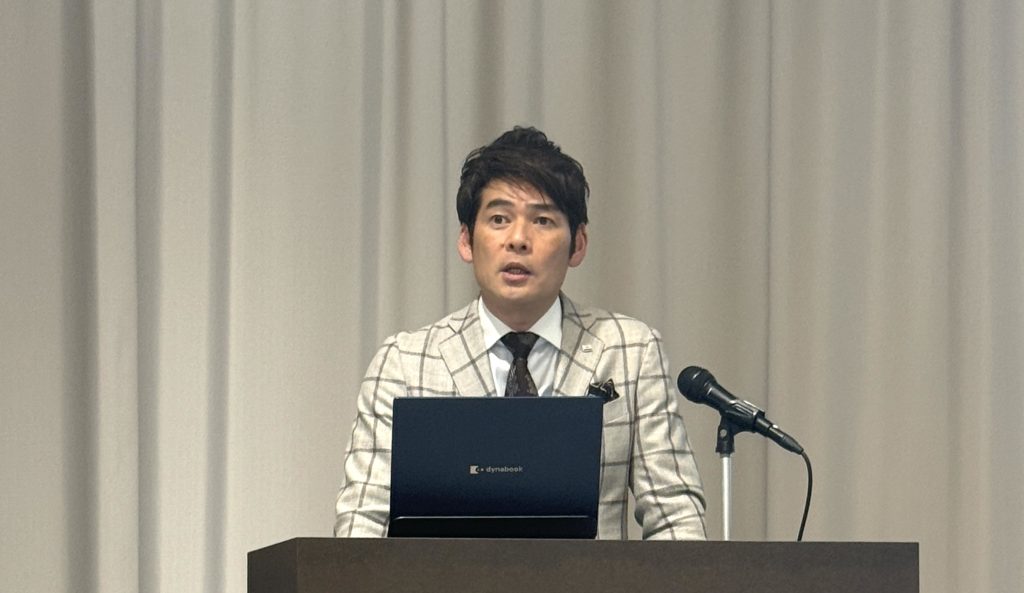 ミルボンの2025年12月期決算を説明する坂下秀憲社長