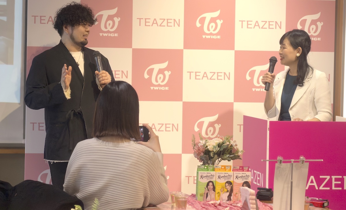 TWICEの熱狂的なファンであるYouTuberマーキュリー氏