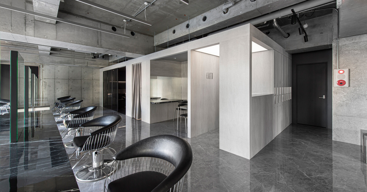 大きな箱でユニークな空間に EARTHの新店は“一歩先”のミニマルを表現