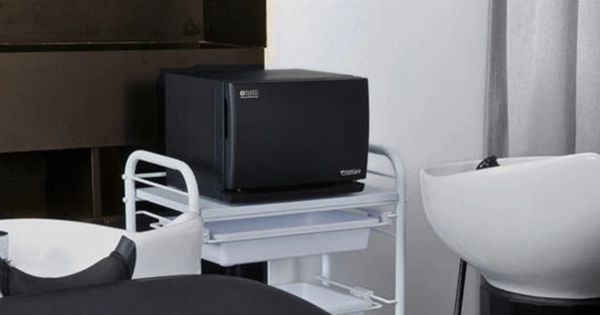 省スペースと高機能性を両立　小型のタオルウォーマーに新色追加