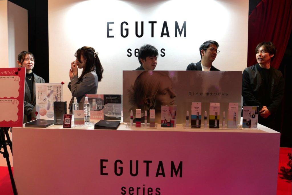 まつ毛美容液部門を受賞したアマルダ