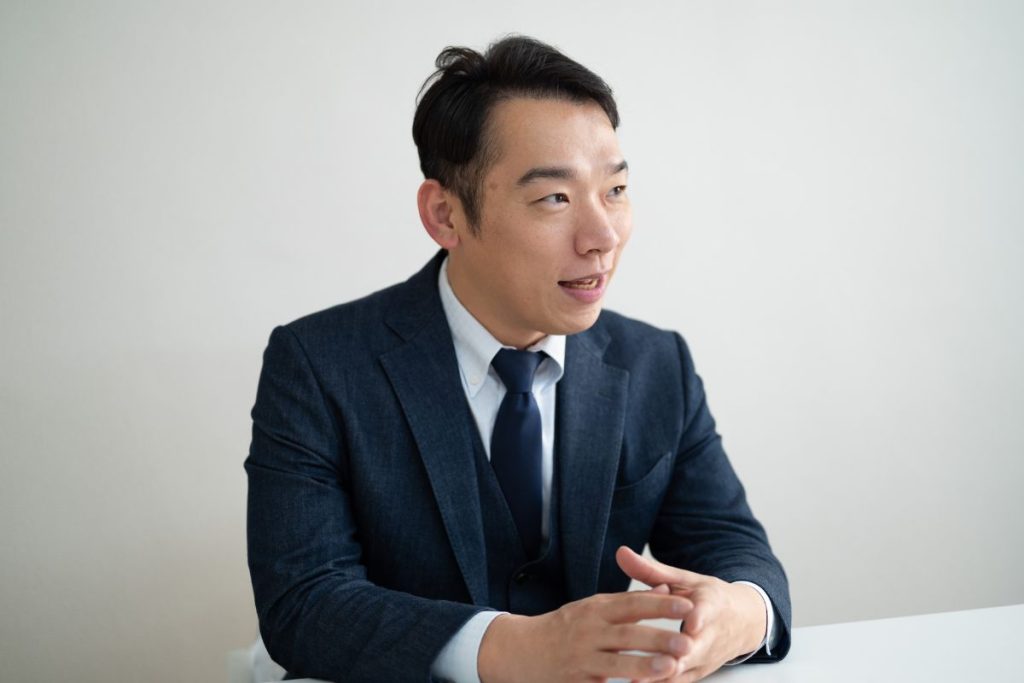 リサスティーに伊藤翔太社長