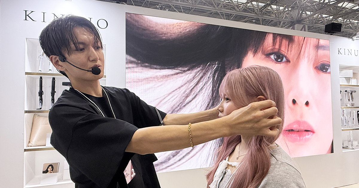 人気美容師達によるスタイリングレクチャーも KINUJOのABEXブースが大賑わい