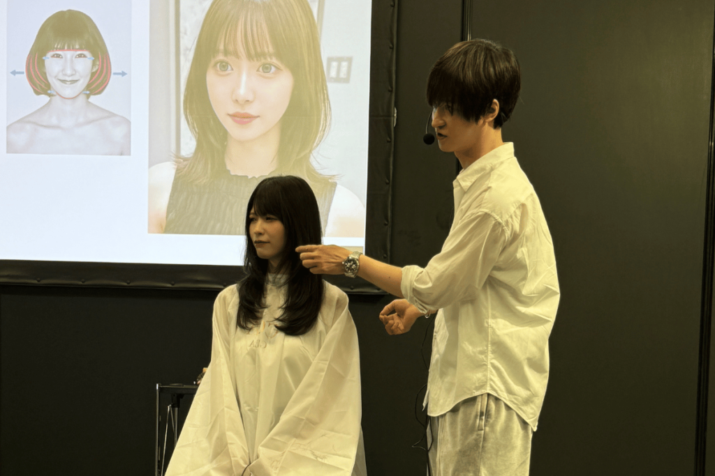 KINUJO(キヌージョ)がアジアビューティエキスポで、2日間に渡ってセミナーを開催した。初日は、COA青木大地氏、美容家のウノムラハシカツジ氏、インフルエンサーのデコピンさんが、最新美容情報を共有した